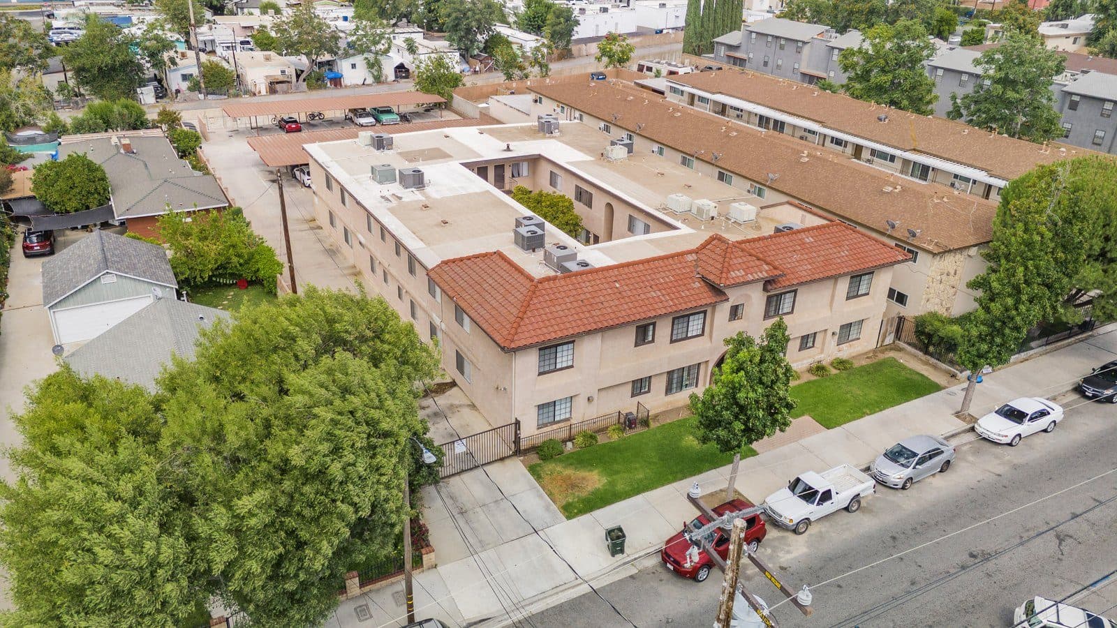 02, 24846 Walnut St, Santa Clarita, CA 91321