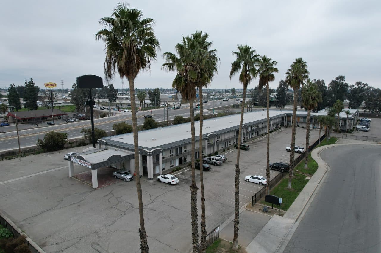 2700 White Ln, Bakersfield, CA 93304
