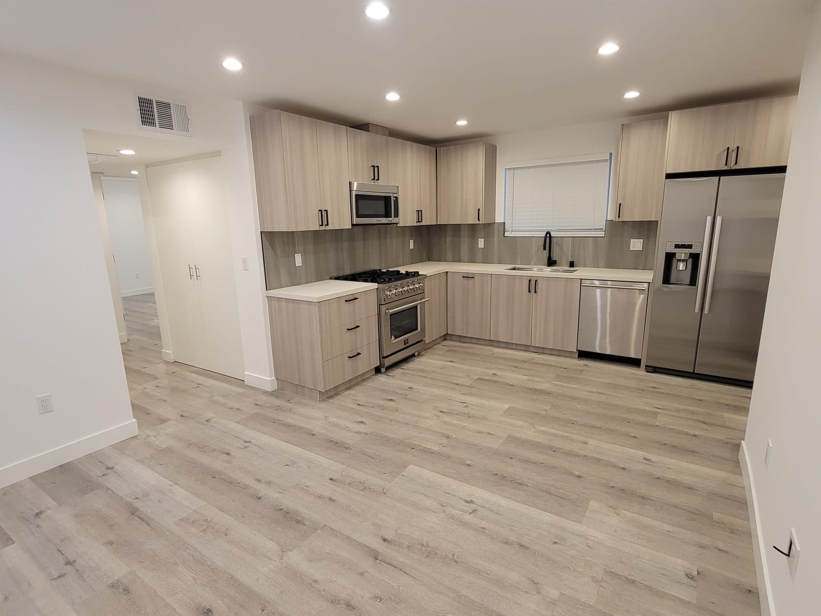 11565 Iowa Ave, Los Angeles, CA 90025