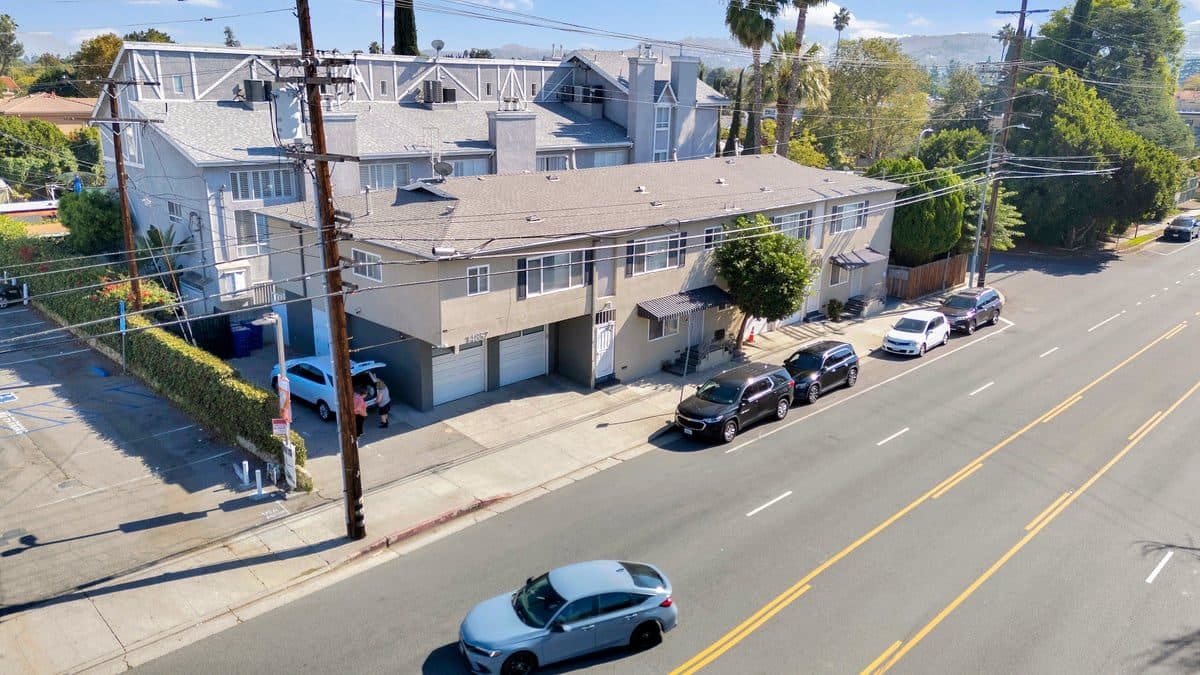 14857 Hartsook St, Sherman Oaks, CA 91403
